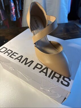 Dream Pairs Women's Nude/Tan Pointed Mary Jane Heels